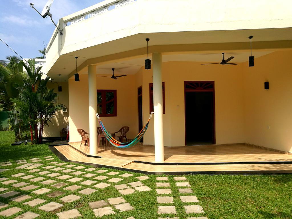Guesthouse Dilush Берувала Екстер'єр фото
